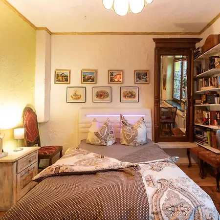 Comfortable In Mecklenburg With Fireplace شقة