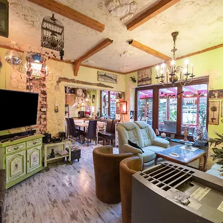 Comfortable In Mecklenburg With Fireplace شقة *