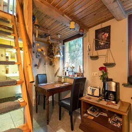 Comfortable In Mecklenburg With Fireplace *