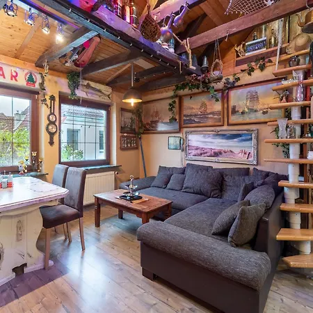 Comfortable In Mecklenburg With Fireplace *