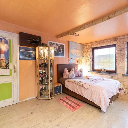 Comfortable In Mecklenburg With Fireplace *