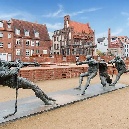 Comfortable In Mecklenburg With Fireplace شقة *