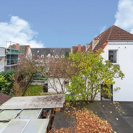 Comfortable In Mecklenburg With Fireplace شقة