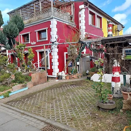 Comfortable In Mecklenburg With Fireplace *