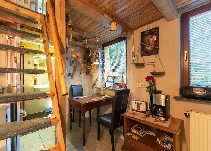 Comfortable In Mecklenburg With Fireplace *